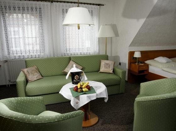 Hotel Restaurant Pempel Großalmerode Exteriör bild